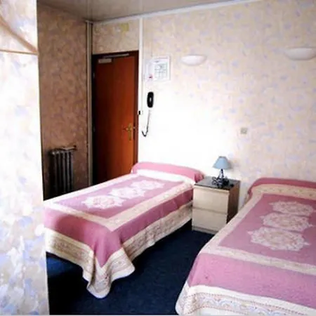 Grand Voltaire باريس