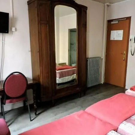 Grand Voltaire فندق 2*